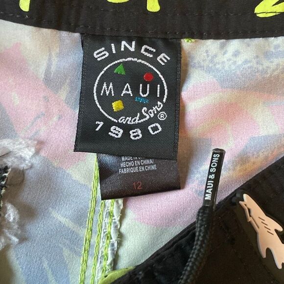 NWOT Maui & Sons Swim Trunks Youth 12 black shark board shorts - Picture 5 of 9
